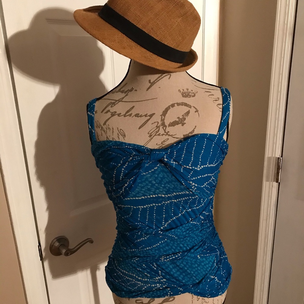 Diane Von Frustenberg Summer Top 100% Silk